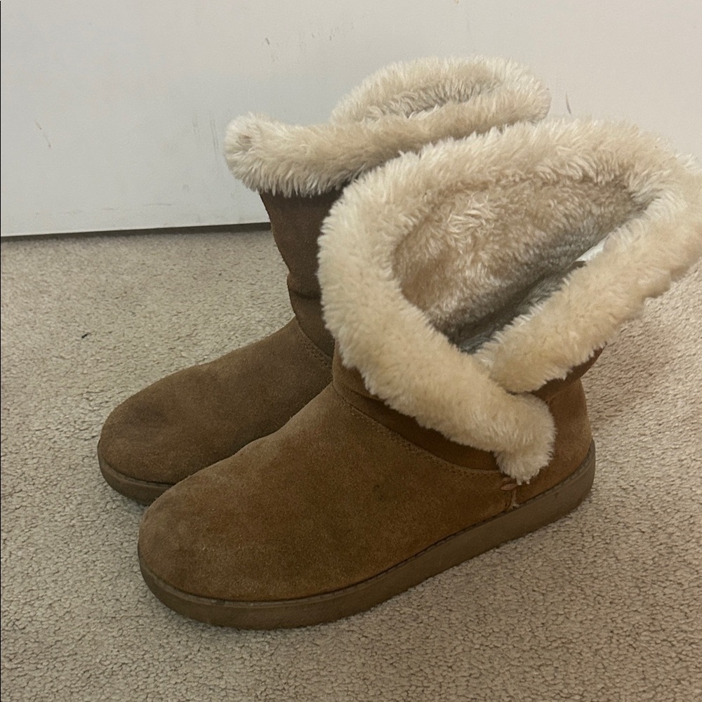 Universal thread Brown Fur-Lined Boots size 6